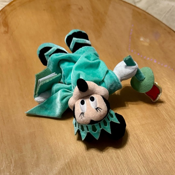 Disney Minnie Mouse Lady Liberty Statue Plush 9” Used w/ Tag - Picture 10 of 11